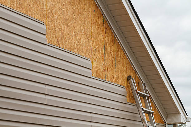 24/7 Emergency Storm Damage Siding Repair experts in East Walpole, MA